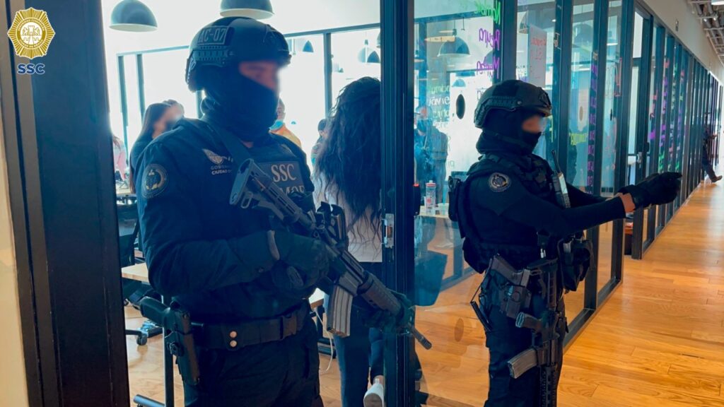 27-detenidos-miles-de-chips-y-celulares-el-saldo-tras-cateos-a-call-centers-relacionados-a-extorsiones-1024x576