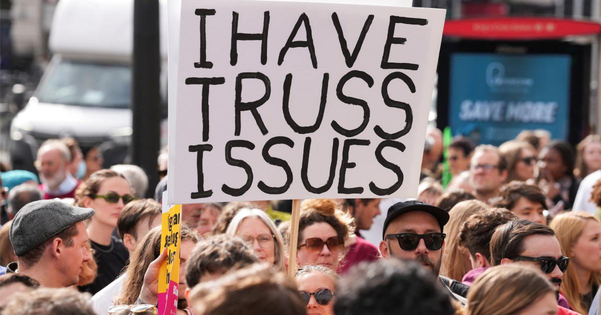 Protestan miles de británicos contra crisis e inflación