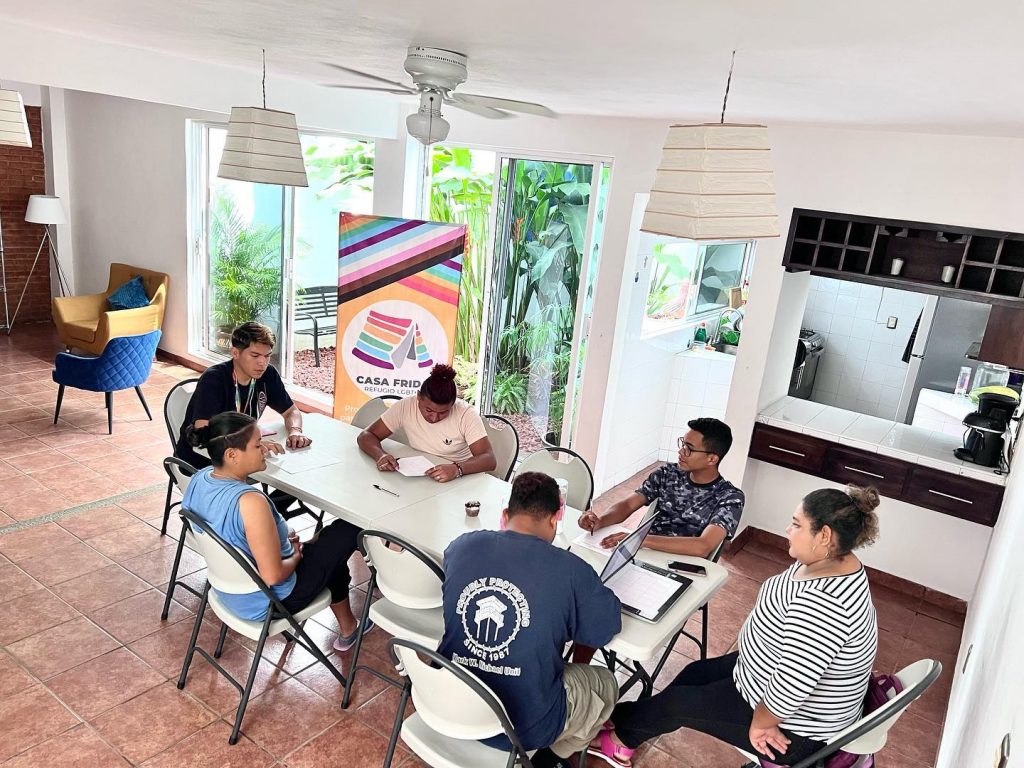 casa-frida-contrata-lgbt-