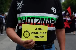 Familiares-Ayotzinapa-Ejercito-GIEI-e1687829636738